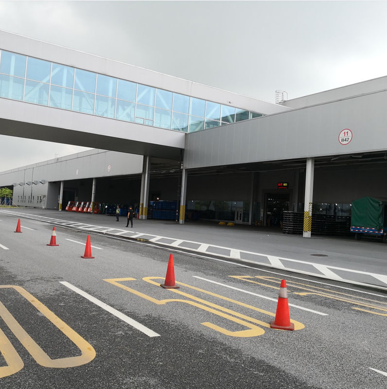 Q235 Bangunan Struktural Baja Lokakarya Garasi Konstruksi Logam Prefab Ringan Salju