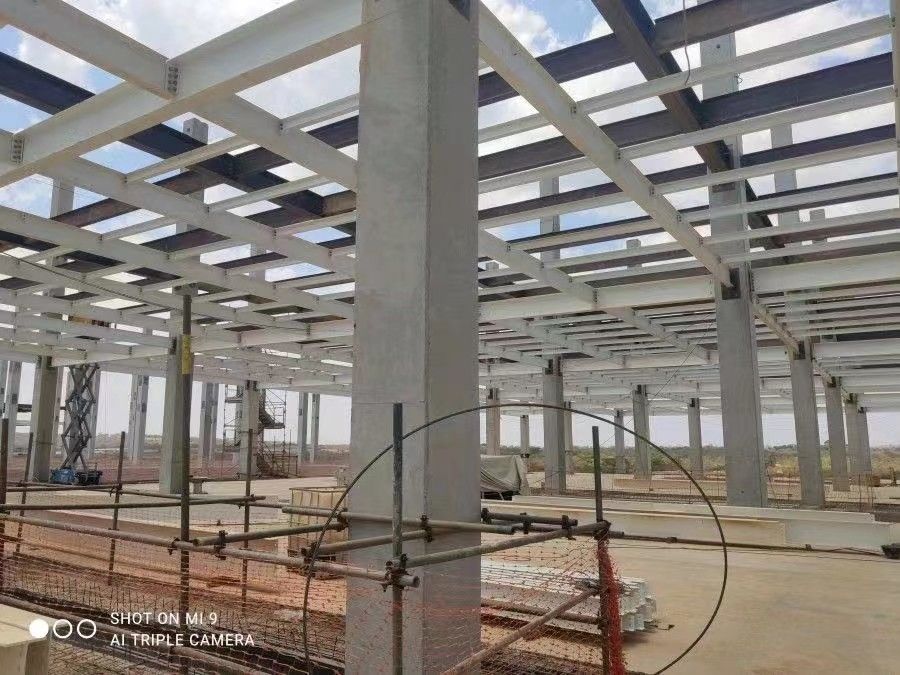 Gudang Struktur Baja Prefab yang Bisa Disesuaikan dan Serbaguna untuk Penggunaan Produk Selesai